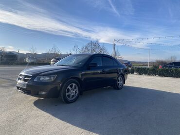 Hyundai: Hyundai Sonata – sedan, qara rəng. Texniki xüsusiyyətlər və təchizat — 2