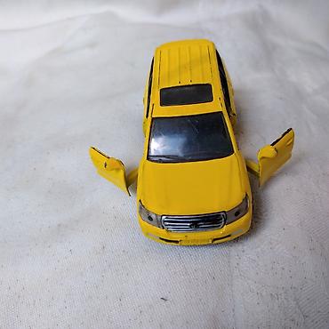golf 2 igracka: Siku Toyota Land Cruiser V8 zuti 9 cm. malo izgreban Siku Toyota — 2