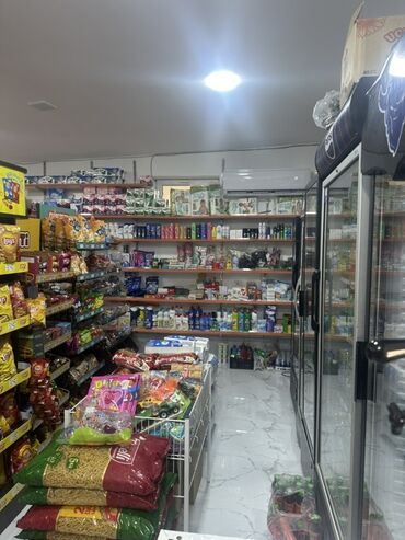 Mağazalar: Şəhərin binə atciliqda mərkəzində yerləşən, tam təchiz olunmuş ərzaq — 8