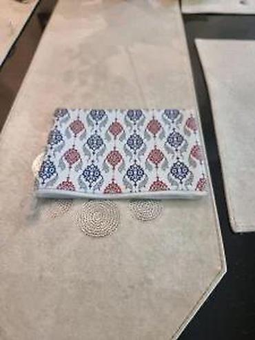 Kompleti: 1.LOOKAT TORBA, DIVNA, 2. COLLISTAR TASNICA I 2 NESESERA | 1 — 17