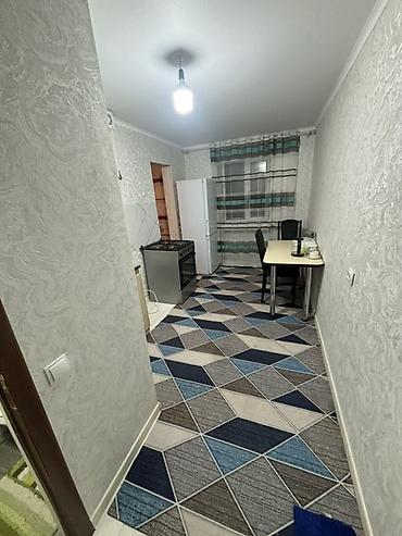 Посуточная аренда комнат: Сдаётся компактная студия с отдельным санузлом и кухонной зоной — 1