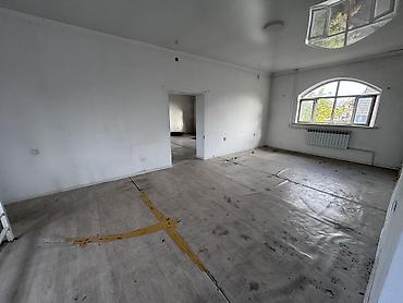 Үйлөрдү ижарага берүү: 1680 м², 6 бөлмө жана андан көп, КМУ, Жаныбарлар менен болот — 9