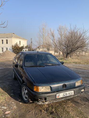 Volkswagen: Volkswagen Passat: 1991 г., 1.8 л, Механика, Бензин, Седан