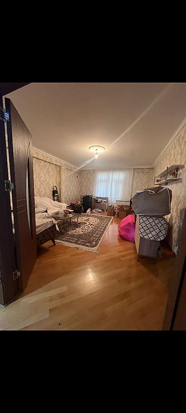 Otaqların satışı: Kirayə üçün geniş və işıqlı mənzil otaqları. Xüsusiyyətlər: - 2 ayrı — 7