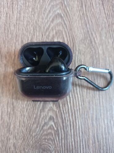 чехол samsung i9100: Продаётся кейс с одним правым наушником Lenovo LP40, есть удобный