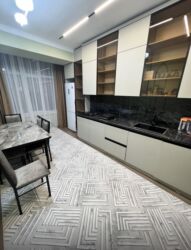 снять квартиру на долгий срок: 3 бөлмө, Кыймылсыз мүлк агенттиги, Чогуу жашоосу жок, Толугу менен эмереги бар