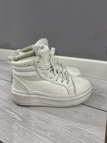 обувь кат: Высокие кеды STYLE ENGLAND (white) б/у состояние на отлично, были — 1