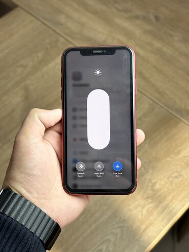 Apple iPhone: IPhone 11, Б/у, 64 ГБ, Красный, Чехол, 75 % — 7