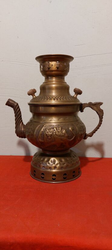 Digər çaydanlar: Klassik samovar dəsti - Material: cilalanmış metal korpus (gümüşü və — 8