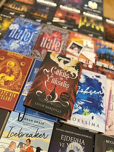 Книги и журналы: Məhsul: Müxtəlif janrlarda bestseller kitablar toplusu Təsvir: - — 1