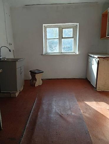 Продажа коттеджей и домов: Уй сатылат 📍кемин орловка шаарында участак 12 сотый чон Уй 4 комната — 20