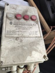 1 фазный двигатель: Электрдик панелдер, Металл, Үч фазалуу