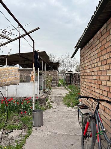 Продажа коттеджей и домов: Продам дом,Кара-Балта. ЕСТЬ ТОРГ. Две комнаты Большая кухня Гараж at lalafo.kg — 7 Продажа коттеджей и домов: Продам дом,Кара-Балта. ЕСТЬ ТОРГ. Две комнаты Большая кухня Гараж — 7