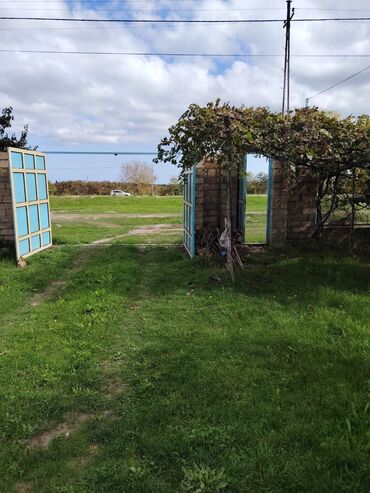 Həyət evləri və villaların satışı: Ev Xaçmaz-Xudat yoluna yaxın məsafədə yerləşir.25 sot həyətyanı sahədə -da lalafo.az — 3 Həyət evləri və villaların satışı: Ev Xaçmaz-Xudat yoluna yaxın məsafədə yerləşir.25 sot həyətyanı sahədə — 3