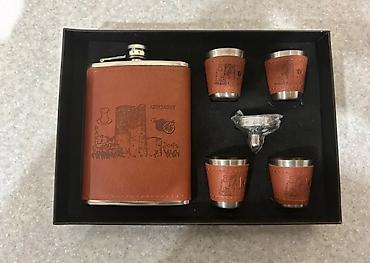 qaşlı canta: Azərbaycan temalı cib kolbası (flask) dəsti - Tərkib: 1 ədəd — 1