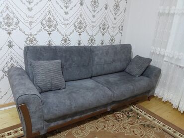 qobu qesebesi: Divan