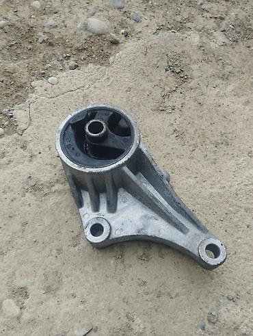 Motor yastıqları: Opel Astra ön hissə mator paduşkasi. Yaxşı vəziyyətdədir — 2