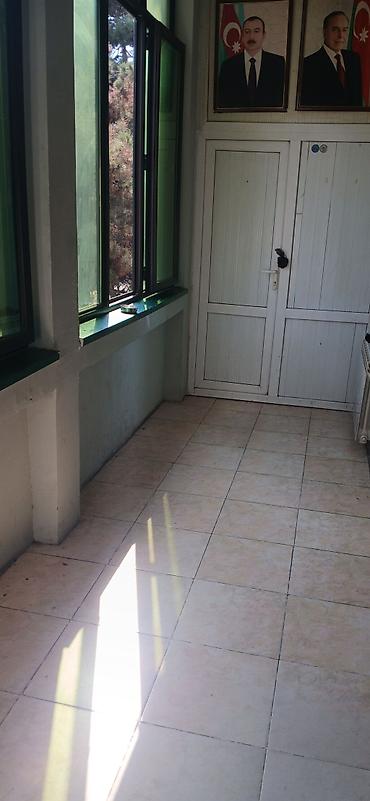 em hostel: Köməkçi yataqxana/hostel tipli obyekt – uzun dəhliz boyunca pərdələrlə — 10