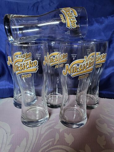 Čaše: Case nove Niksicko pivo. Nove case. sve na njima odsjaj od svetla na lalafo.rs — 3 Čaše: Case nove Niksicko pivo. Nove case. sve na njima odsjaj od svetla — 3