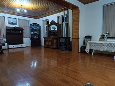 Günlük kirayə mənzillər: 3 otaqlı — 3