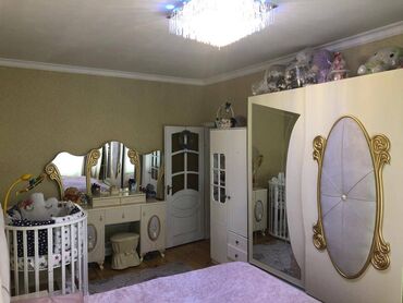 Köhnə tikili: Bakı, 4 otaqlı, Köhnə tikili, m. Xalqlar Dostluğu, 100 kv. m — 10