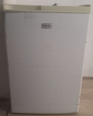 холодильник двух: Холодильник Avest, Б/у, Однокамерный, De frost (капельный)