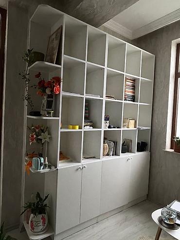 Ağ rəngdə çoxfunksiyalı rəf və dolab sistemi 2 hissəyə bölünə lalafo.az -da Ağ rəngdə çoxfunksiyalı rəf və dolab sistemi 2 hissəyə bölünə