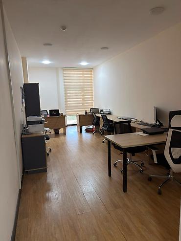 samux makler: Nəsimi rayonu, Rəşid Behbudov küçəsində plazada yeni təmirli 3 otaqlı — 2