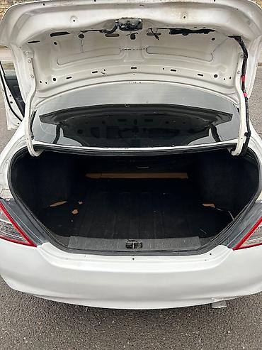 r17 sam: Nissan Sunny: 1.2 l | 2014 il Sedan — 7