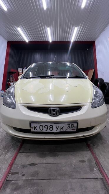 такси доставка бензина: Honda Fit: 2003 г., 1.3 л, Вариатор, Бензин, Хэтчбэк