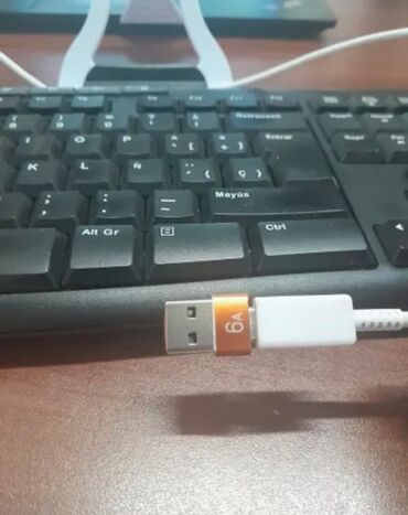 Flash kartlar: Flash kart < 2 GB, USB type C, Yeni — 10