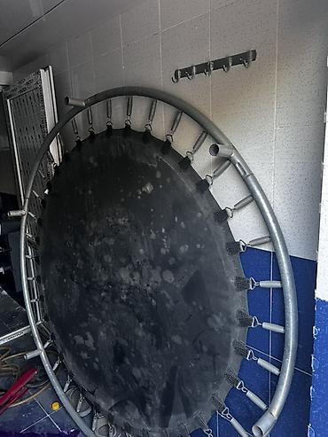 Батуты: Trampolin – dairəvi, metal karkaslı model Məhsulun təsviri: - Dairəvi — 2