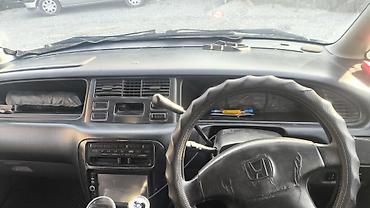 справа: Honda Odyssey: 1998 г., 2.3 л, Автомат, Газ, Минивэн — 1