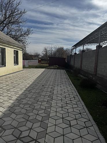 Продажа коттеджей и домов: Продается частный дом с благоустроенной территорией. Основные — 3