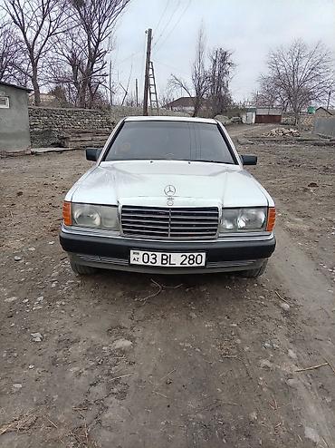 фургоны категории б: Mercedes-Benz 190E (W201) sedan - Kuzov: 4 qapılı sedan, gümüşü rəng — 7
