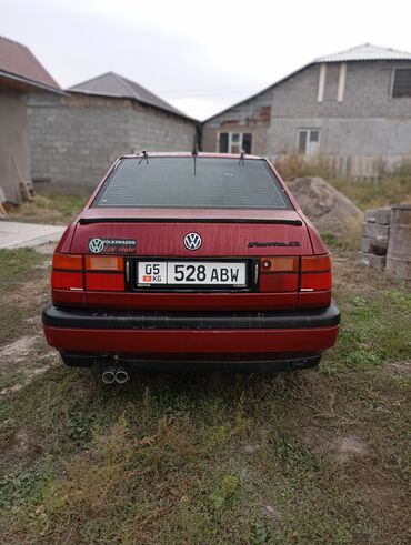Volkswagen: Volkswagen Vento: 1993 г., 1.8 л, Механика, Бензин, Седан
