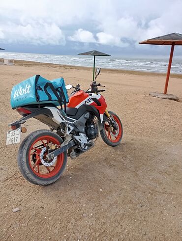 yamaha mator: Wolt çanta satılır 15 manat və üstündə 2 ədəd wolt nazik kurtkası