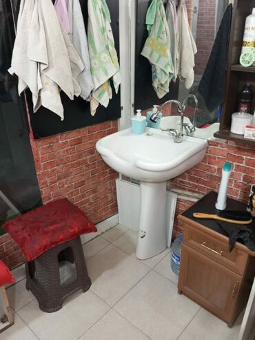 Konteynerlər: *Baş yumaq üçün moyka* satılır • İdeal vəziyyətdədir • Qiymət: *55