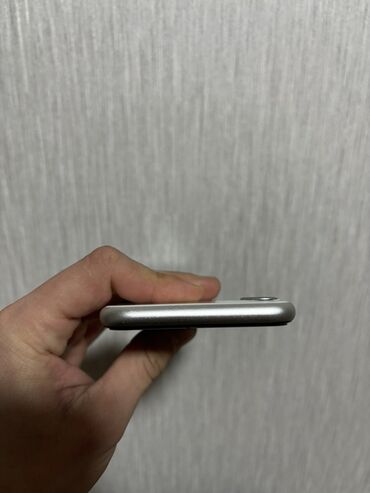 Apple iPhone: IPhone X, Gümüşü, Face ID — 7