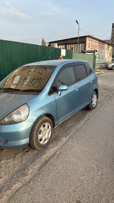Honda: Сдаю в аренду Honda фит 1000 сом