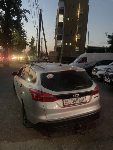 пижо машина: Ford Focus: 2016 г., 2 л, Механика, Газ, Универсал