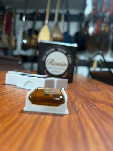 Kanifol: Skripka, viola və violonçel kimi simli alətlər üçün nəzərdə tutulmuş — 11