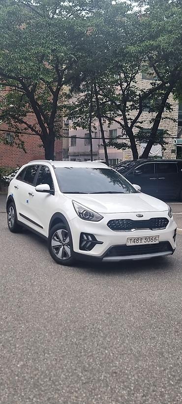kia niro 2022: Kia Niro: 2021 г., Гибрид, Кроссовер — 1
