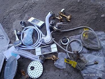 Запчасти для душевой кабины (набор) Состав по фото: - Поддон угловой