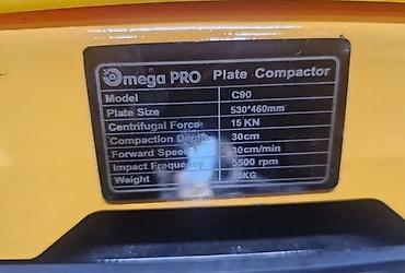 Транспорт: Плиточный виброплит компактор Omega PRO C90 Назначение: - Уплотнение — 3