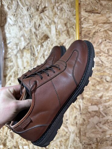 распродажа мужской обуви: Мужские туфли 
43 размер 
одевал 1 раз
состояние новое