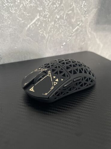 компьютерные мыши flyper: Игровая мышь ipi float 88 сделана из каобона и весит 41 грамм в