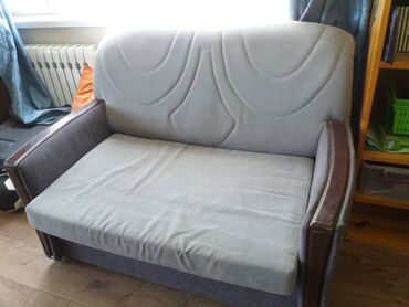 раскладной диван кровать: Диван-кровать, цвет - Серебристый, Б/у