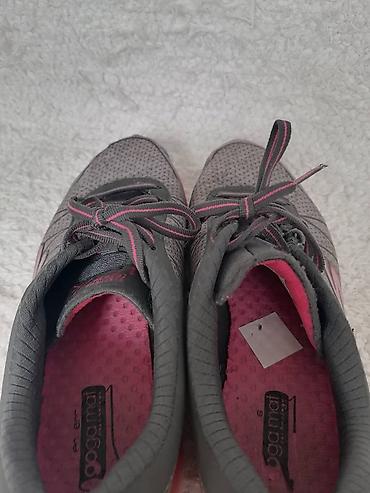papuce miki maus: SKECHERS patike br 37--SKECHERS lagane zenske patike, duzina — 9
