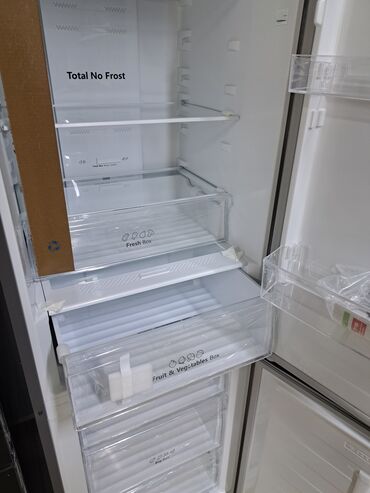 Холодильники: Холодильник Hisense, Новый, Двухкамерный, No frost, 60 * 185 * 57, С рассрочкой — 10